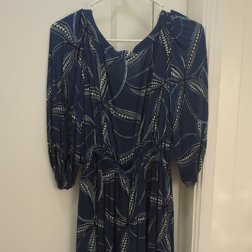 Tanoa Blue Geometric Pattern Top - Picture 6 of 7